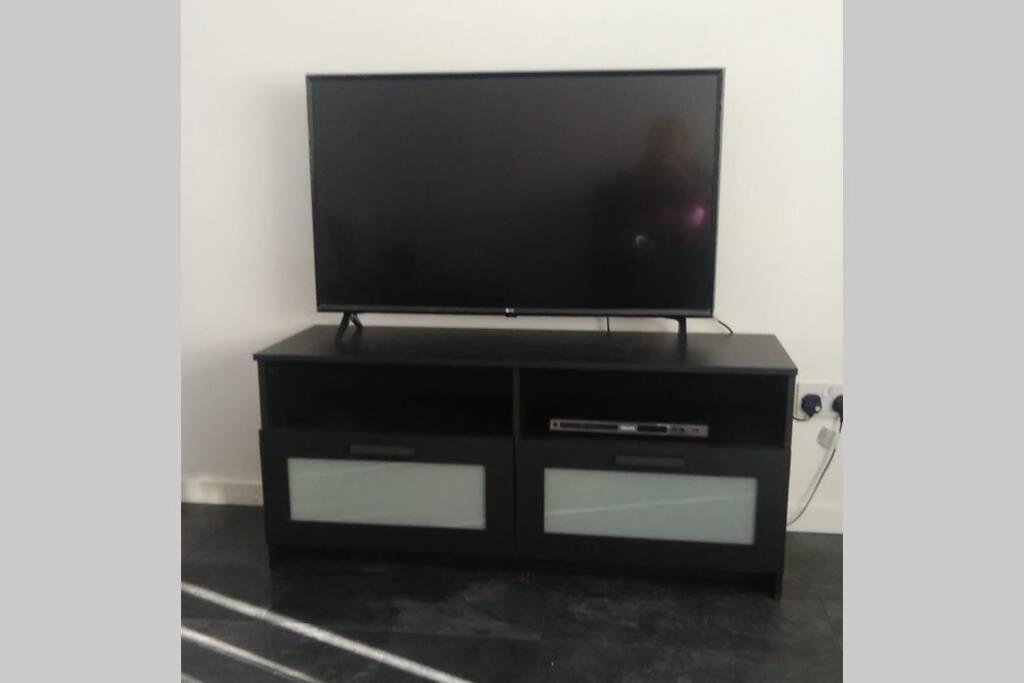 The Cottage - Hot Tub - Nr Glasgow - Self Check-In Coatbridge Extérieur photo